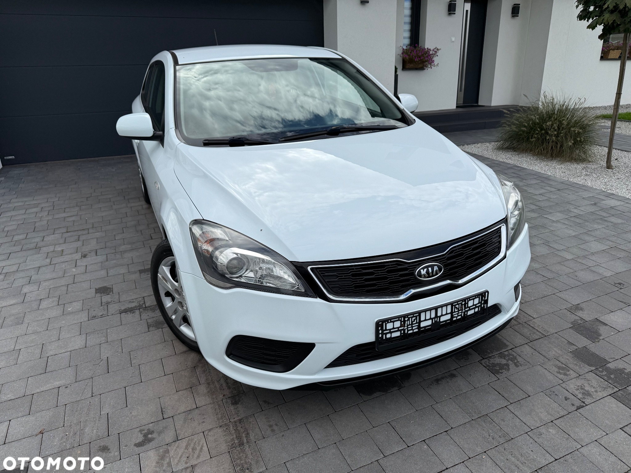 Kia ProCeed - 12