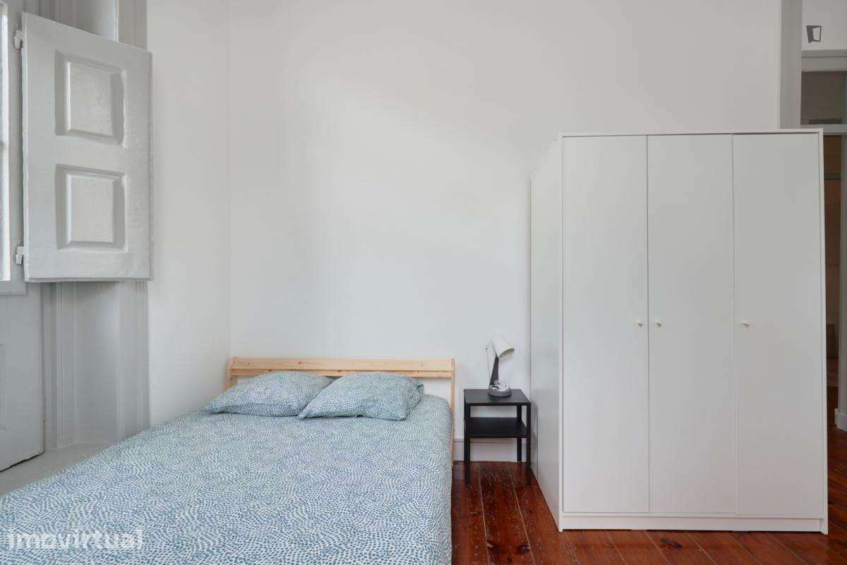 Quarto - localizado em Penha Lisbon - Grande imagem: 5/26