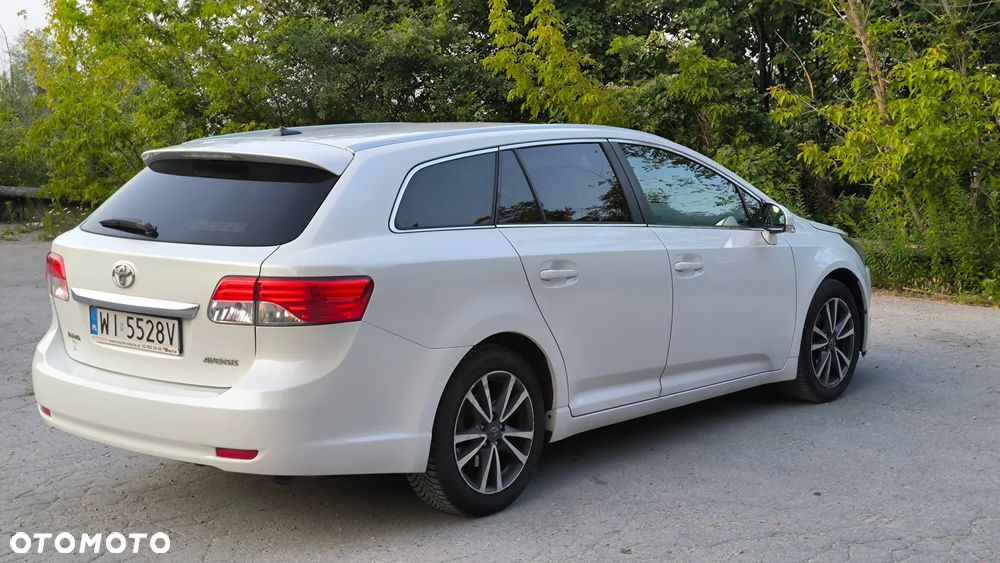 Toyota Avensis 2.0 D-4D Premium - 13