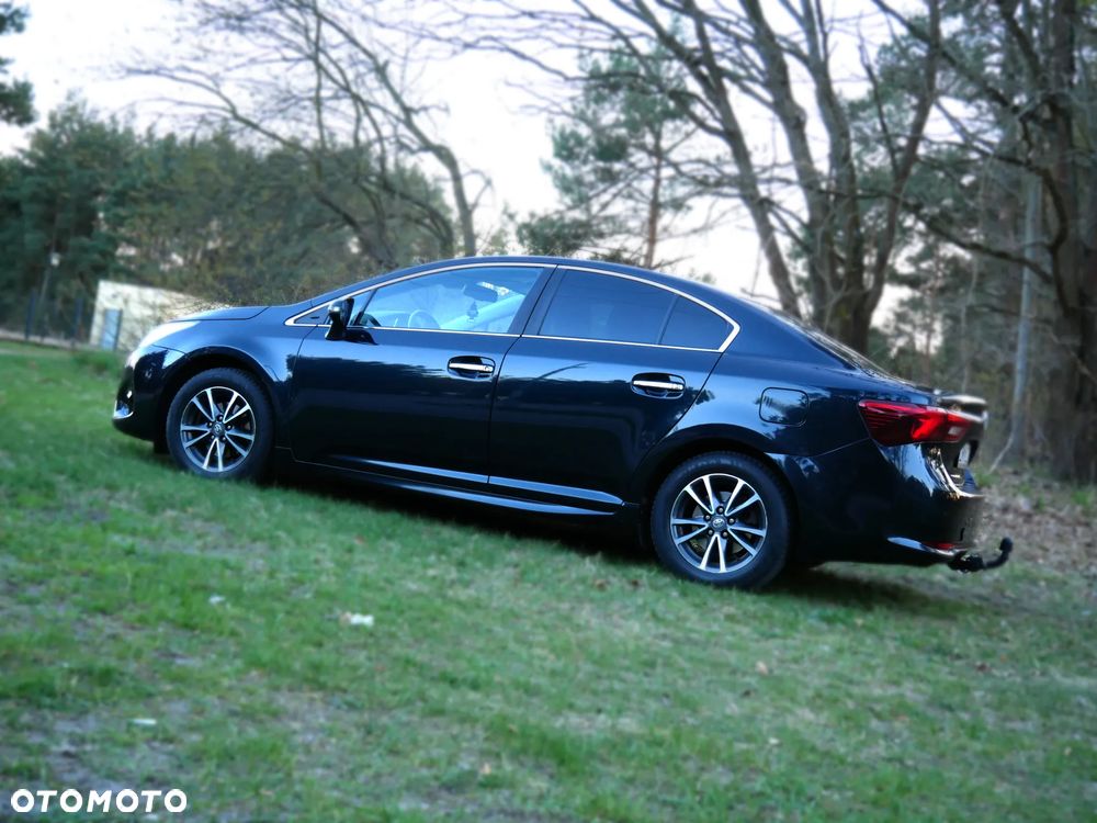 Toyota Avensis 1.8 Premium - 24