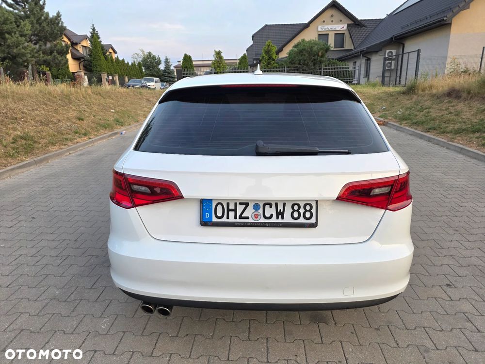Audi A3 Sportback - 13