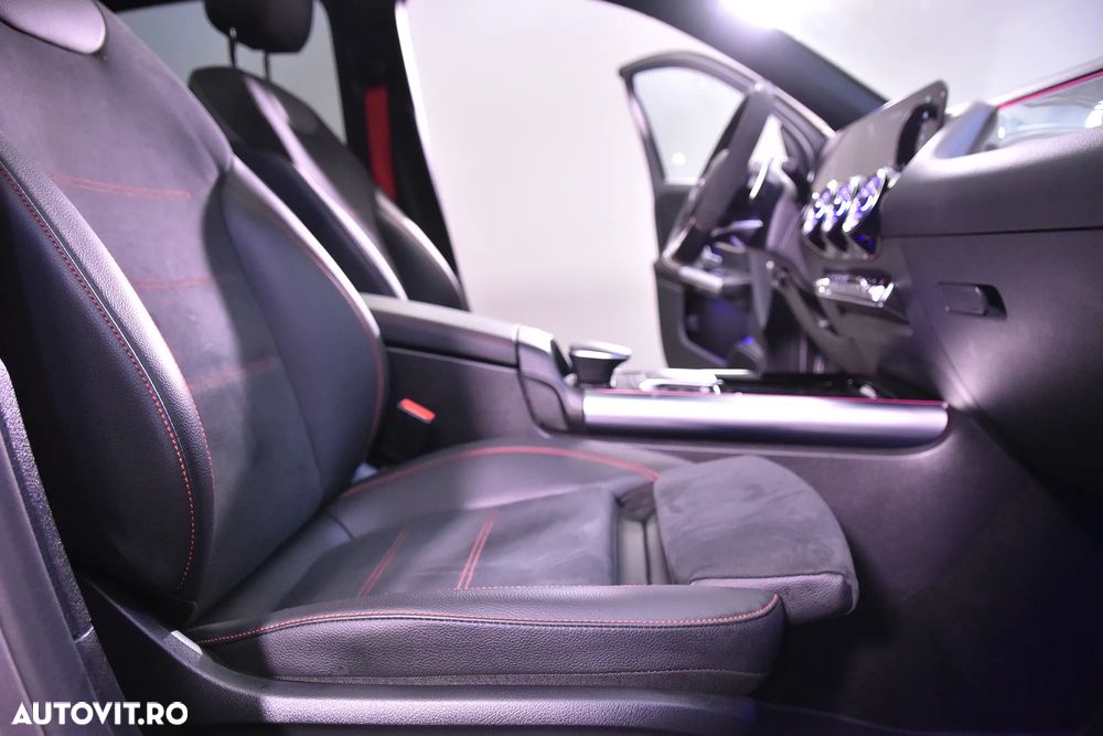 Mercedes-Benz GLA - 12