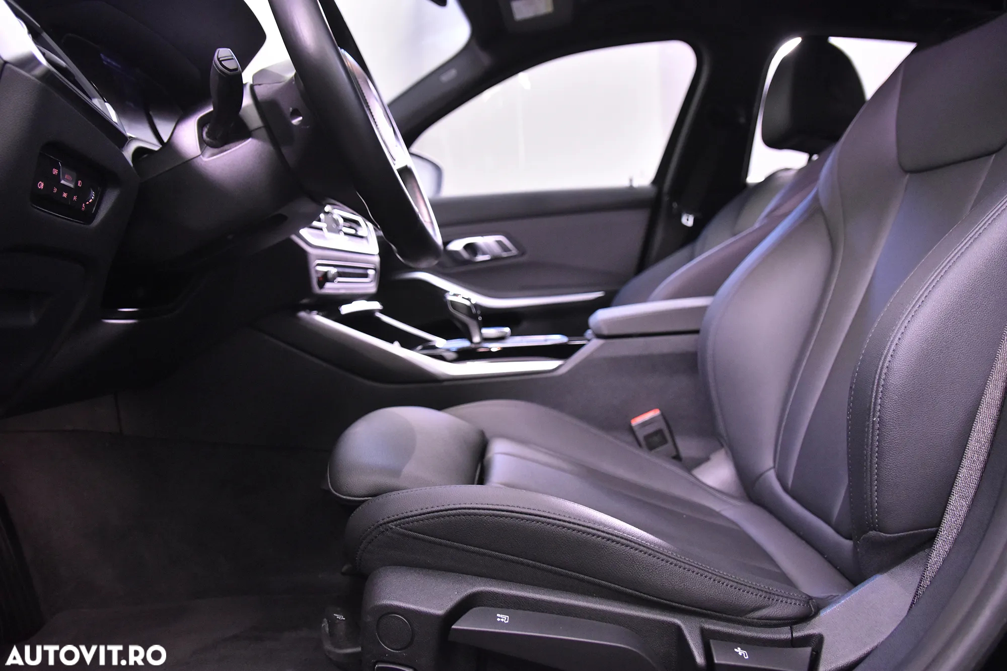 BMW Seria 3 320i AT - 25