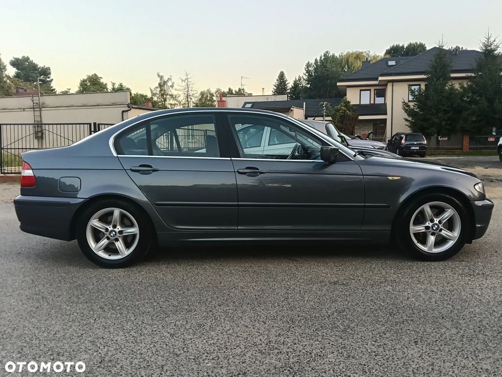BMW Seria 3 325i Edition Sport - 9