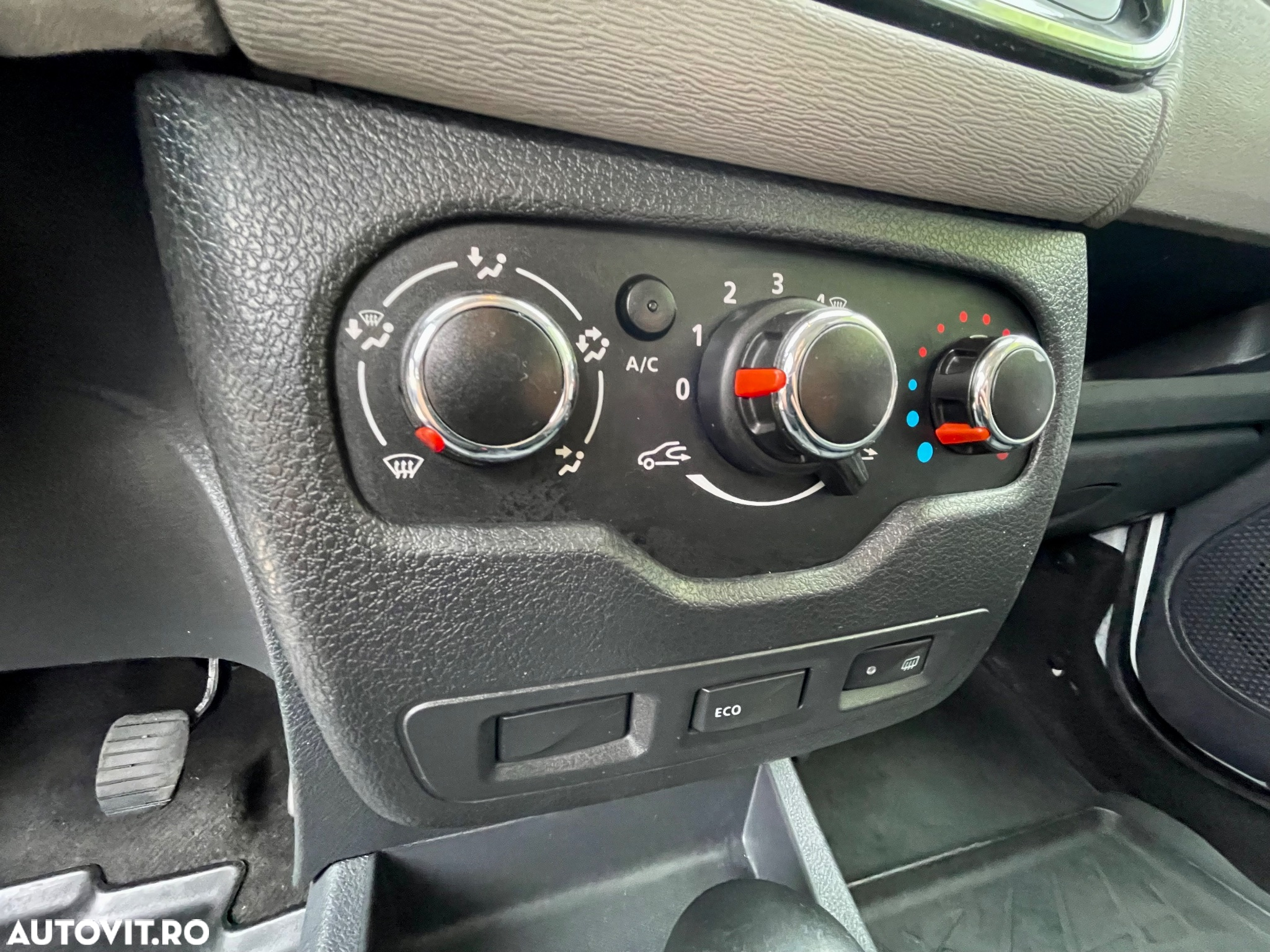 Dacia Dokker 1.5 dCi 75 CP Laureate - 12