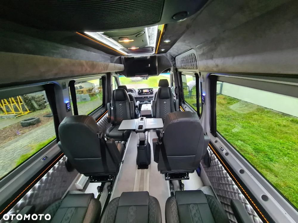 Mercedes-Benz Sprinter - 11