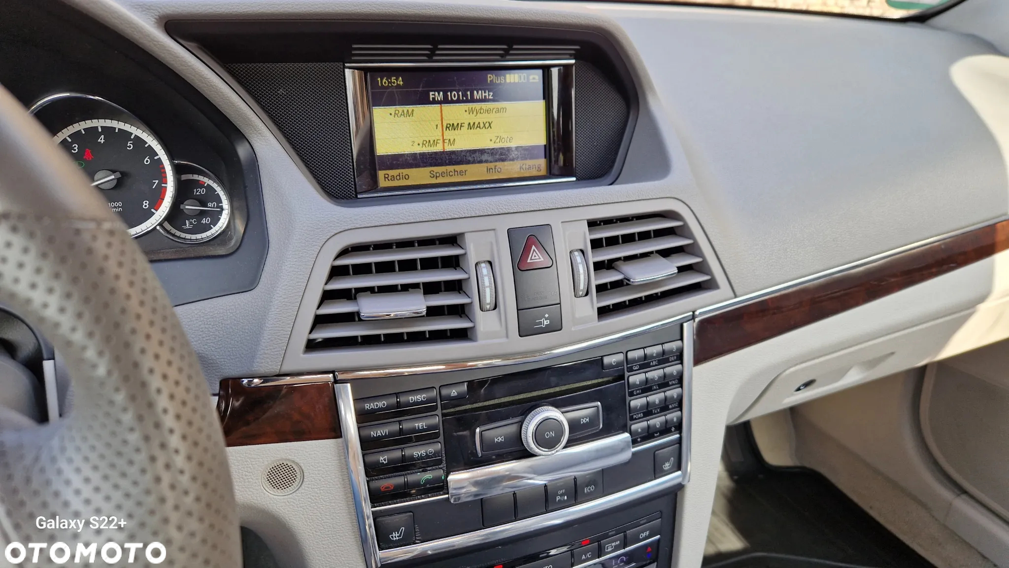 Mercedes-Benz Klasa E 200 Coupe BlueEFFICIENCY 7G-TRONIC Avantgarde - 33