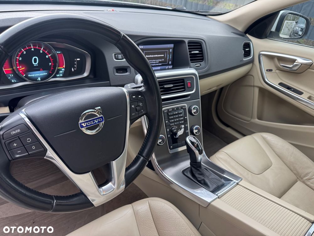 Volvo S60 T5 Drive-E Dynamic Edition (Momentum) - 13