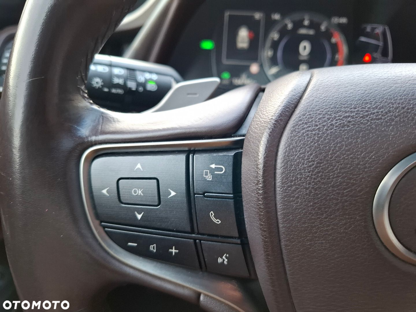 Lexus ES 300h Elegance - 34
