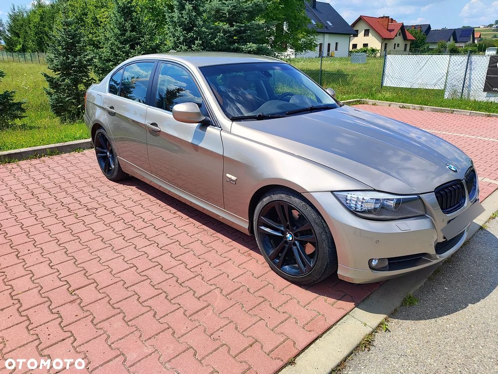 BMW Seria 3 325i xDrive - 5