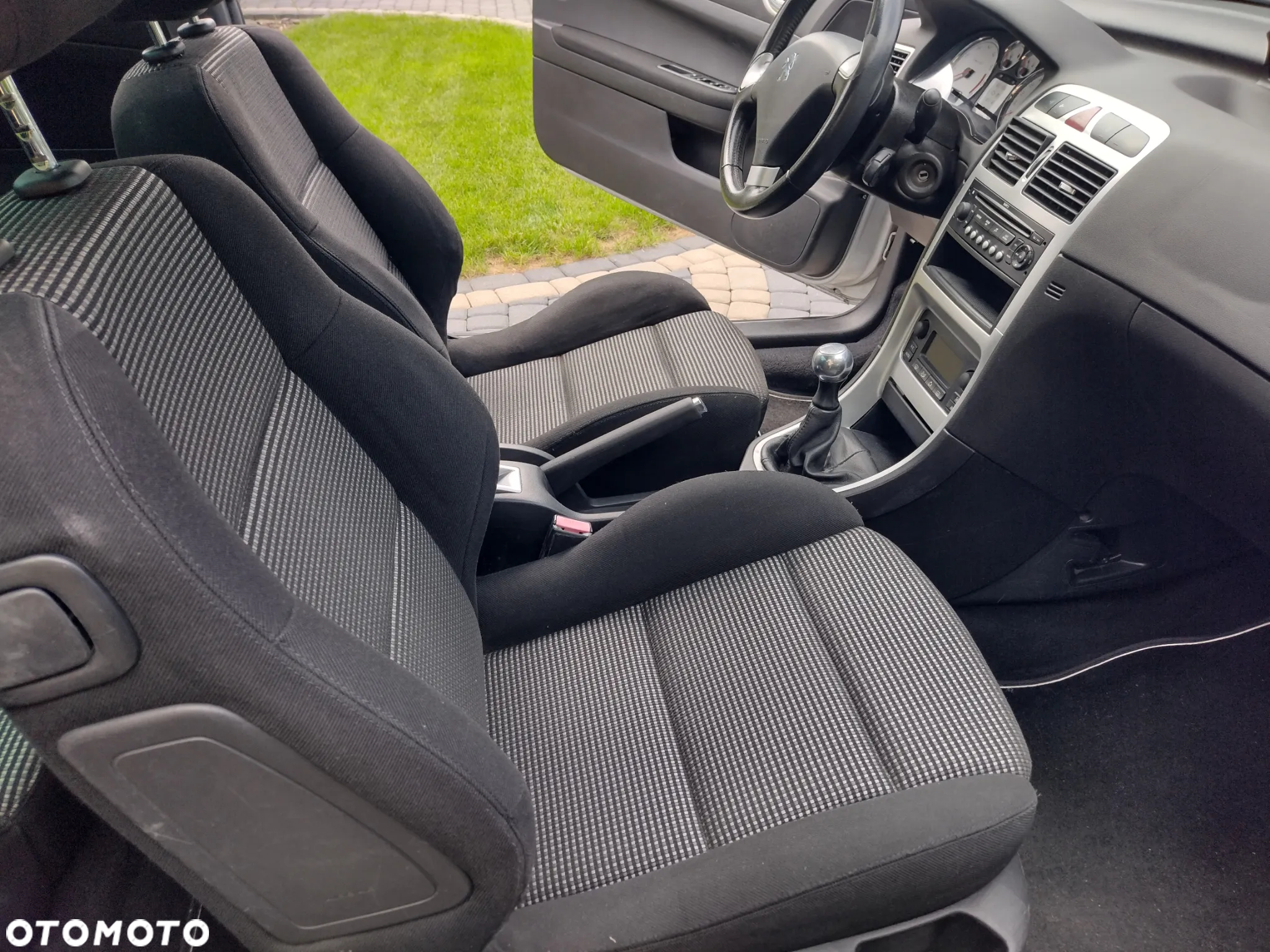 Peugeot 307 CC 2.0 Intense - 14