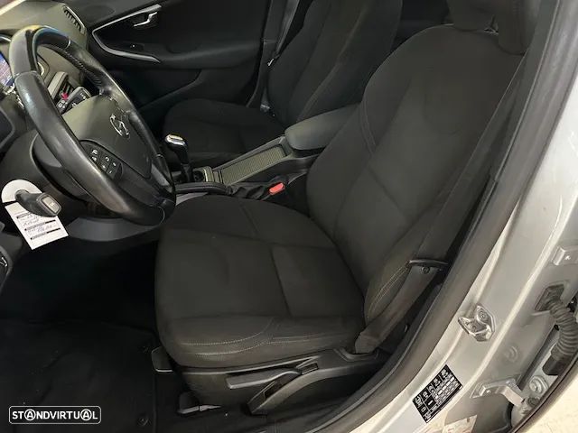 Volvo V40 2.0 D2 Momentum - 10