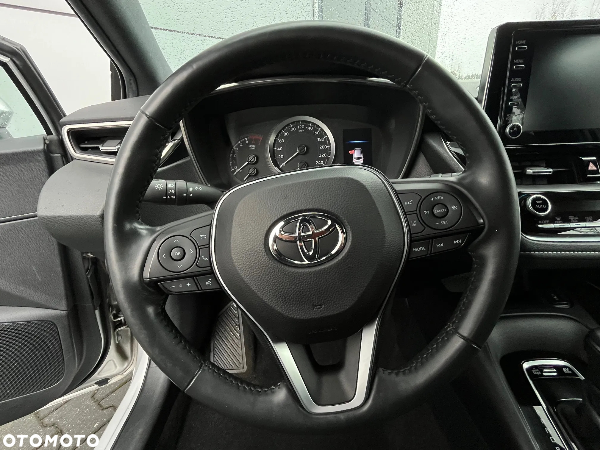 Toyota Corolla 1.8 Hybrid Comfort - 20