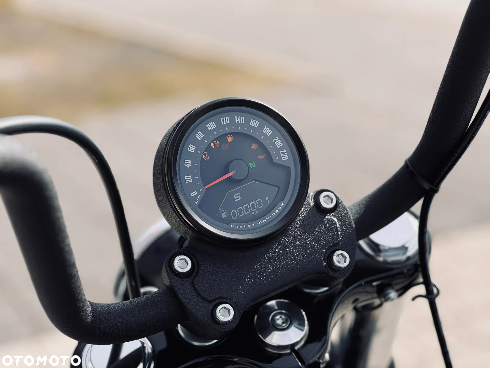 Harley-Davidson Softail Street Bob - 11