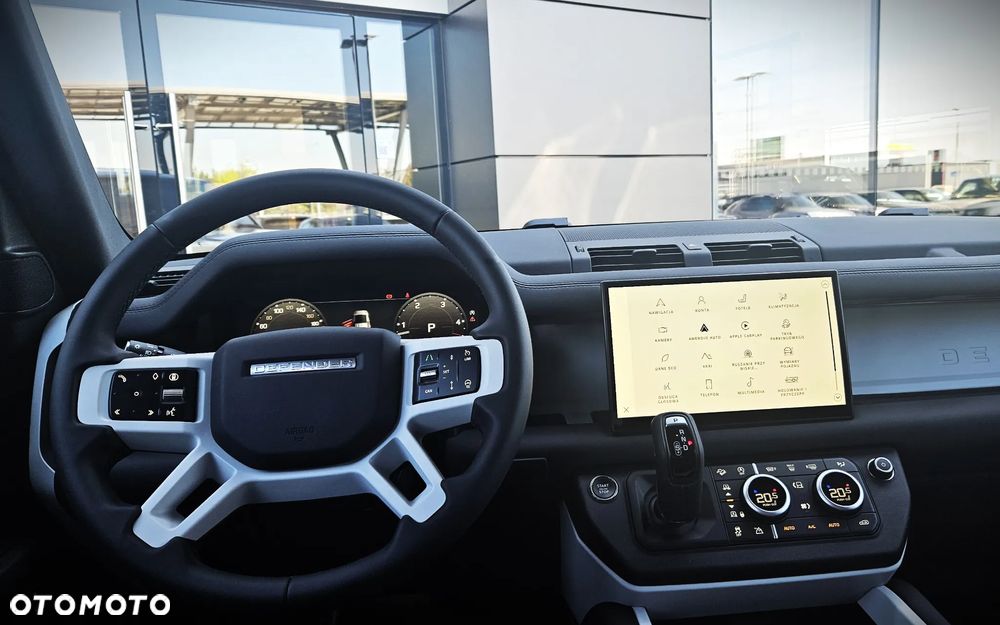 Land Rover Defender - 2