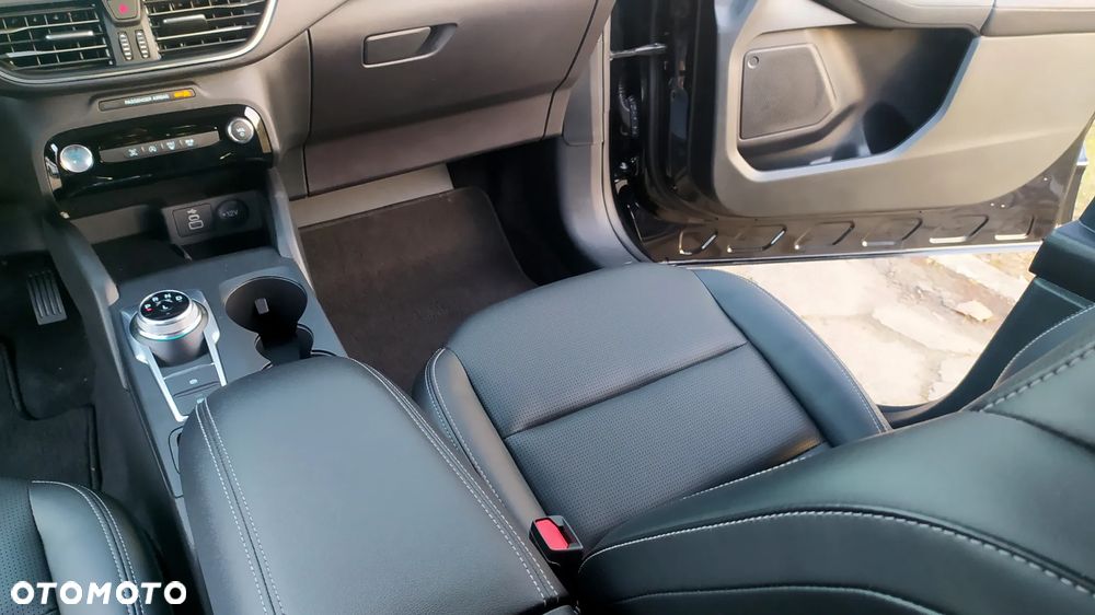 Ford Kuga 2.0 EcoBoost 4x4 Titanium - 29