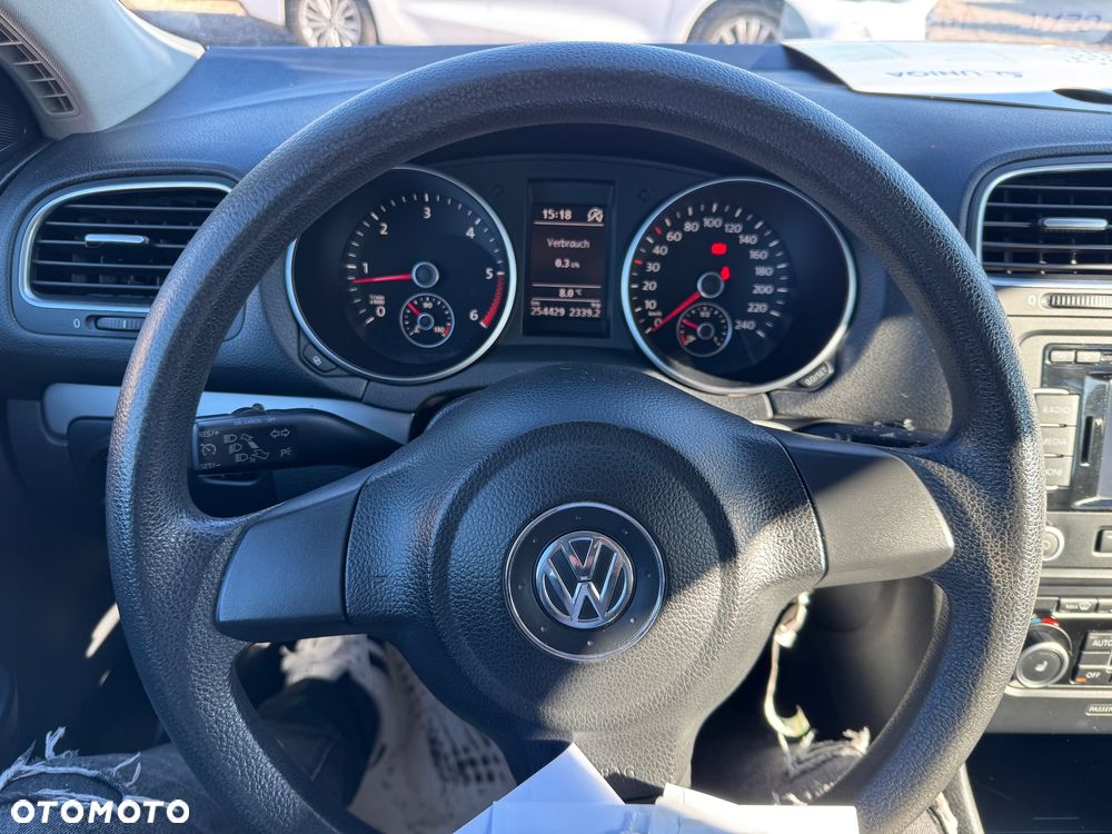 Volkswagen Golf - 11