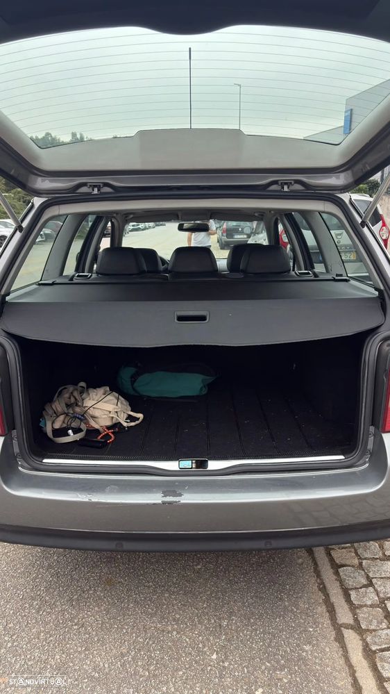 VW Passat Variant 1.9 TDi Highline Tip - 7
