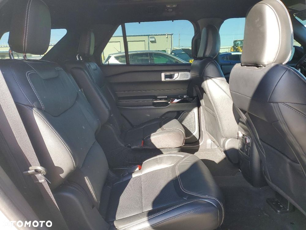 Ford Explorer EcoBoost Plug-in Hybrid ST-LINE - 10