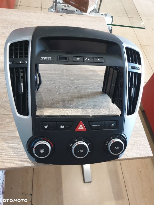 Panel Środkowy KIA CEED 2011r.