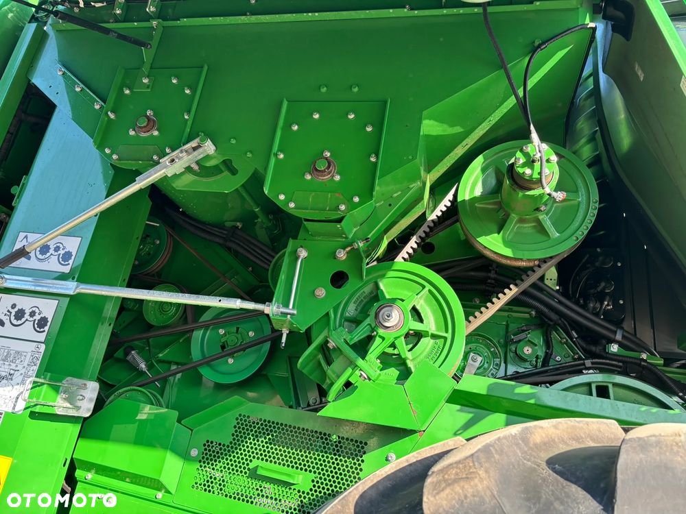 John Deere T670i - 12