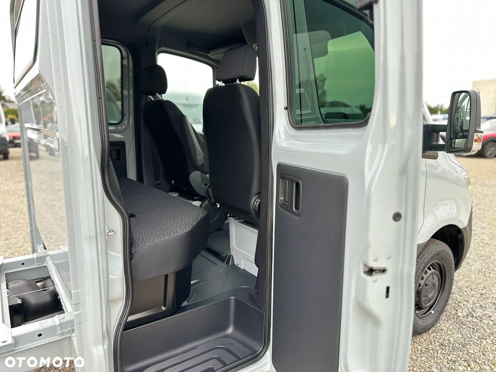 Mercedes-Benz Sprinter - 17