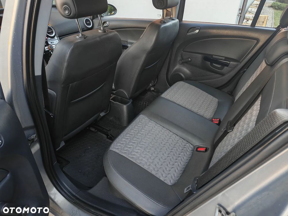 Opel Corsa 1.4 16V Cosmo - 10