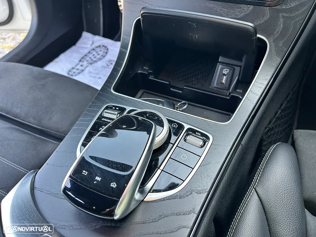 Mercedes-Benz C 300 de AMG Line - 21
