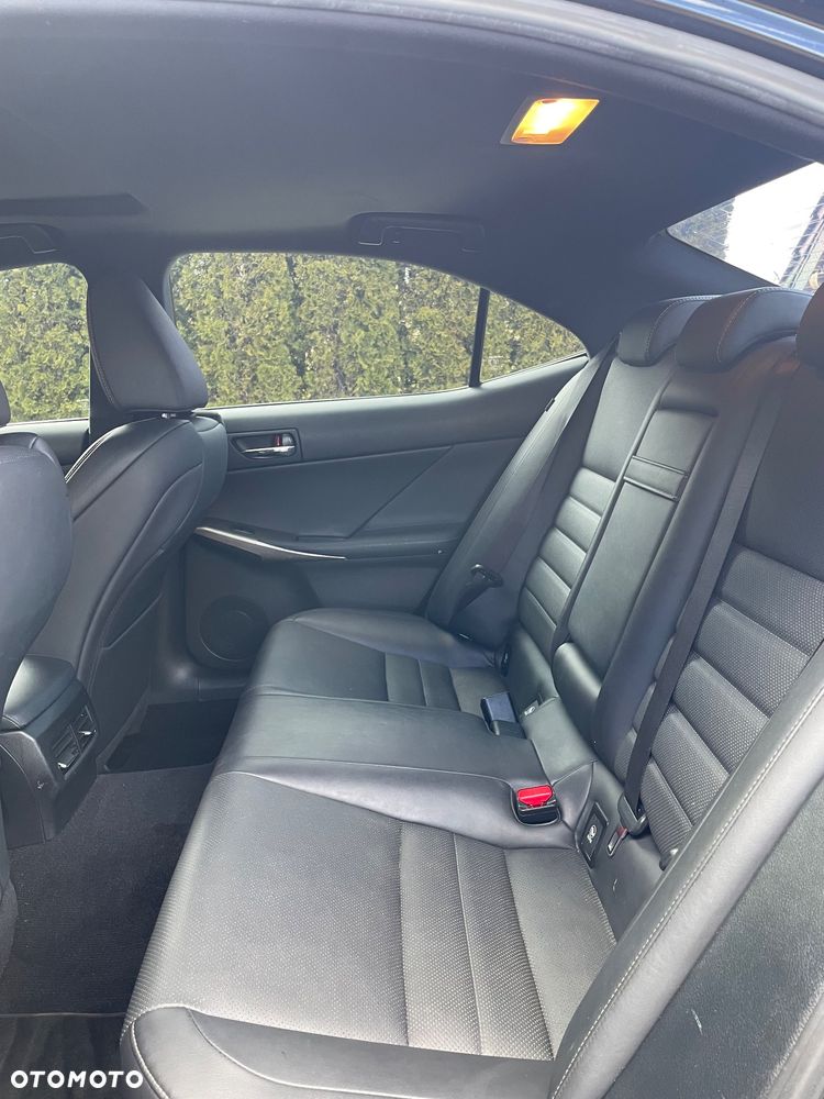 Lexus IS 200t F Sport - 28