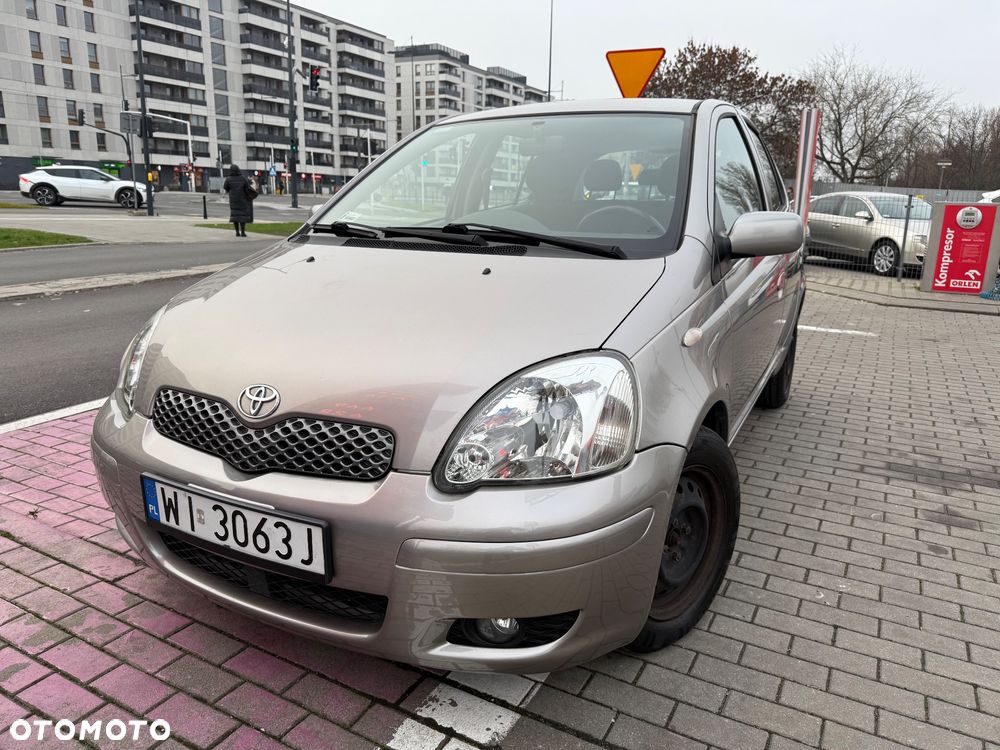 Toyota Yaris - 4