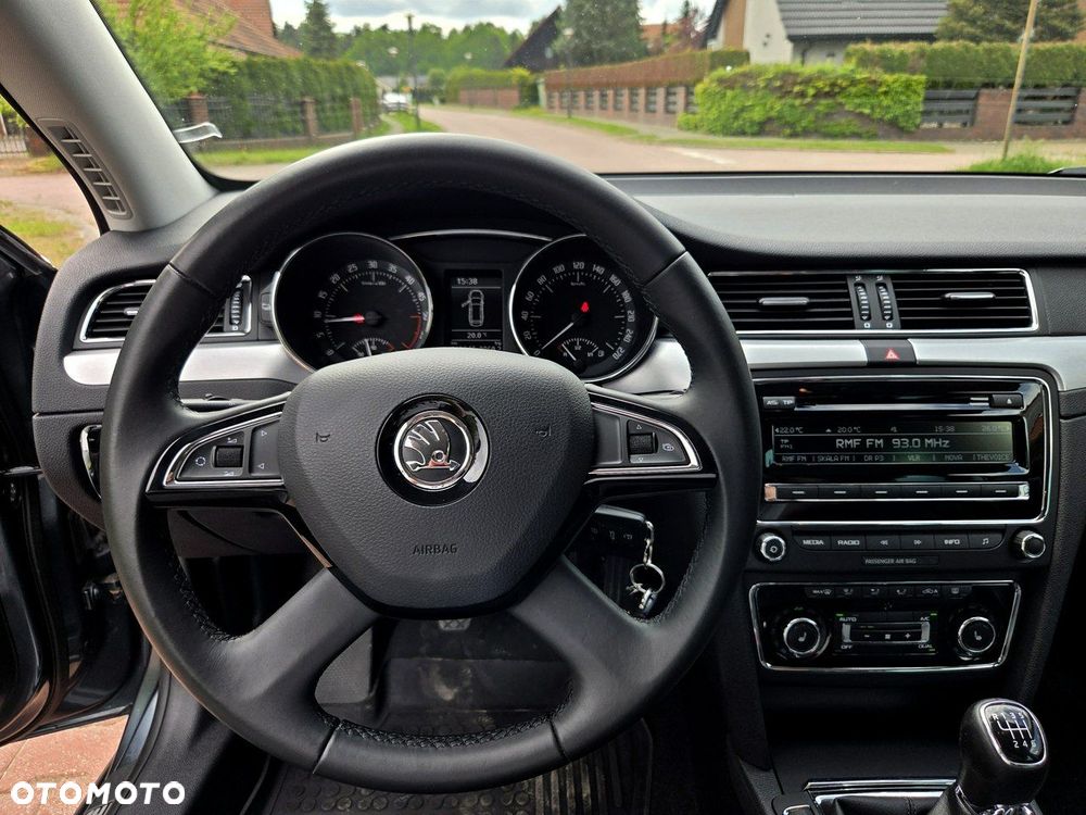 Skoda Superb 2.0 TDI Business - 14