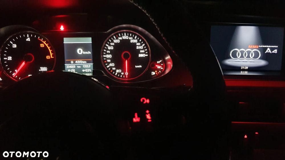 Audi A4 Avant 2.0 TDI DPF quattro S tronic S line Sportpaket - 8