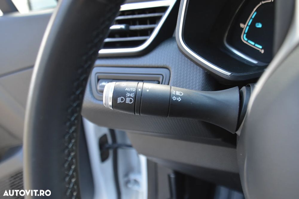 Renault Clio E-TECH Hybrid 140 BUSINESS EDITION - 32