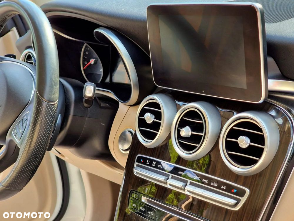 Mercedes-Benz GLC 300 4Matic 9G-TRONIC - 19
