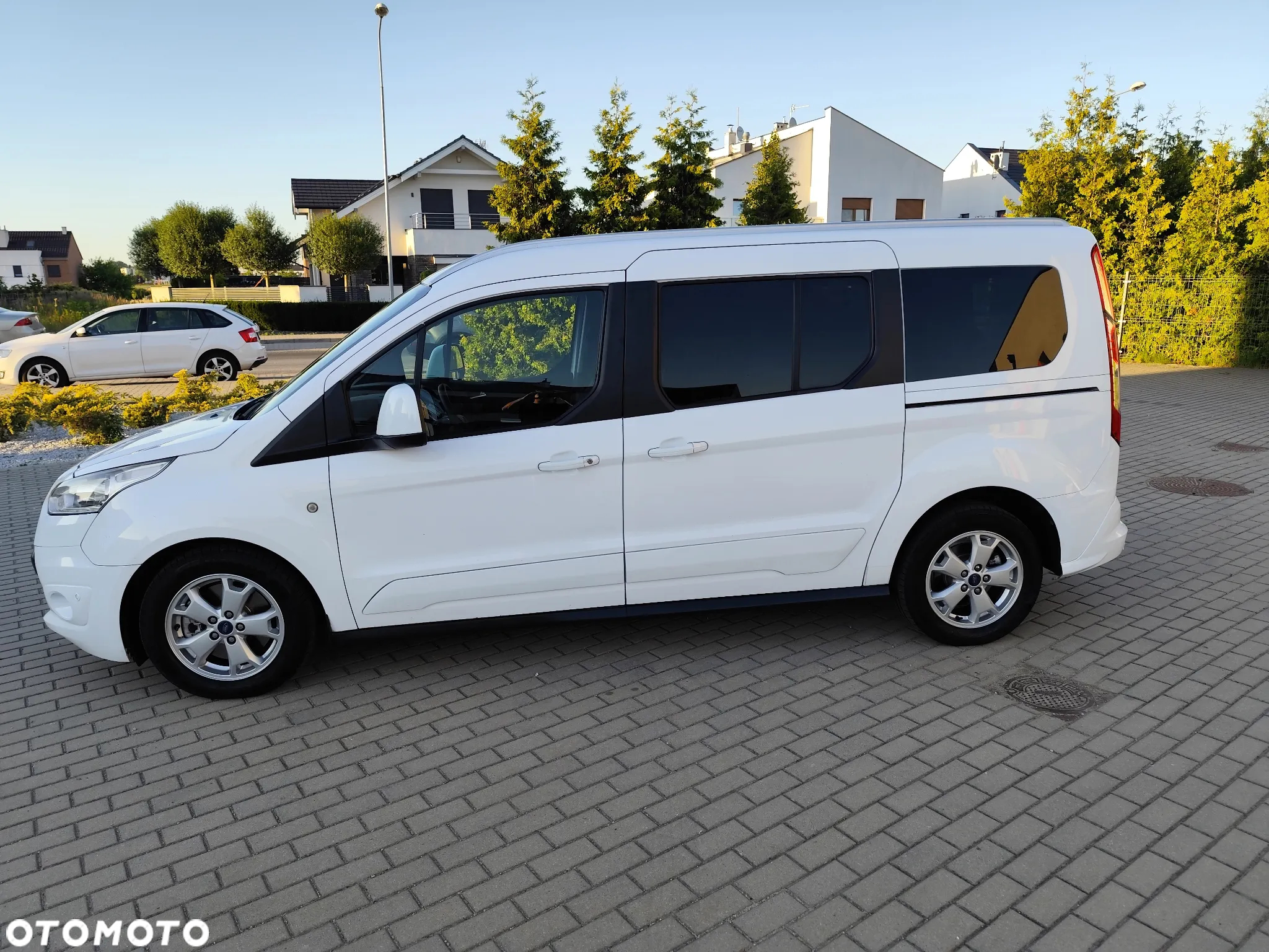 Ford Tourneo Connect Grand - 3