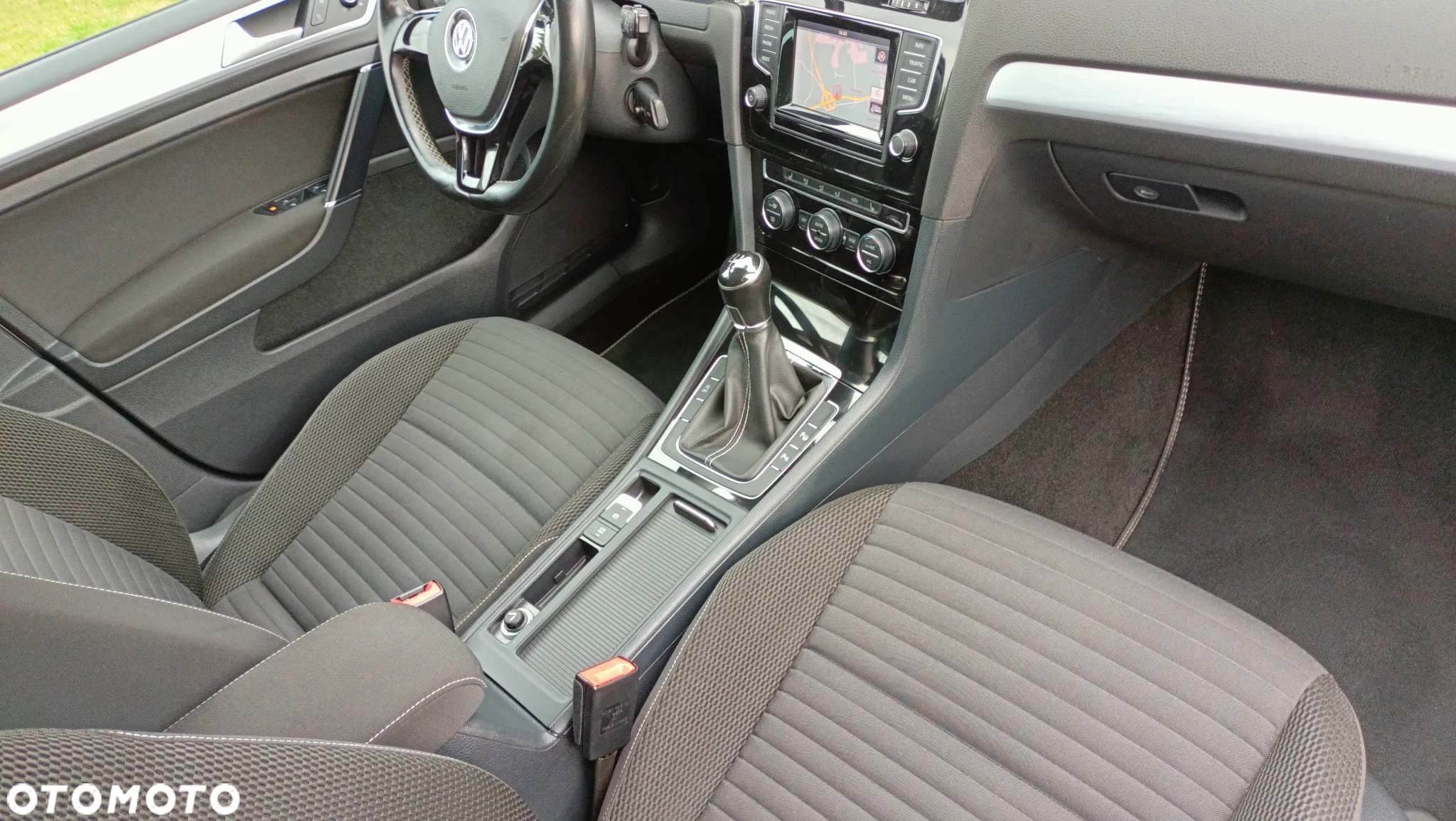 Volkswagen Golf 1.6 BlueTDI Cup - 38