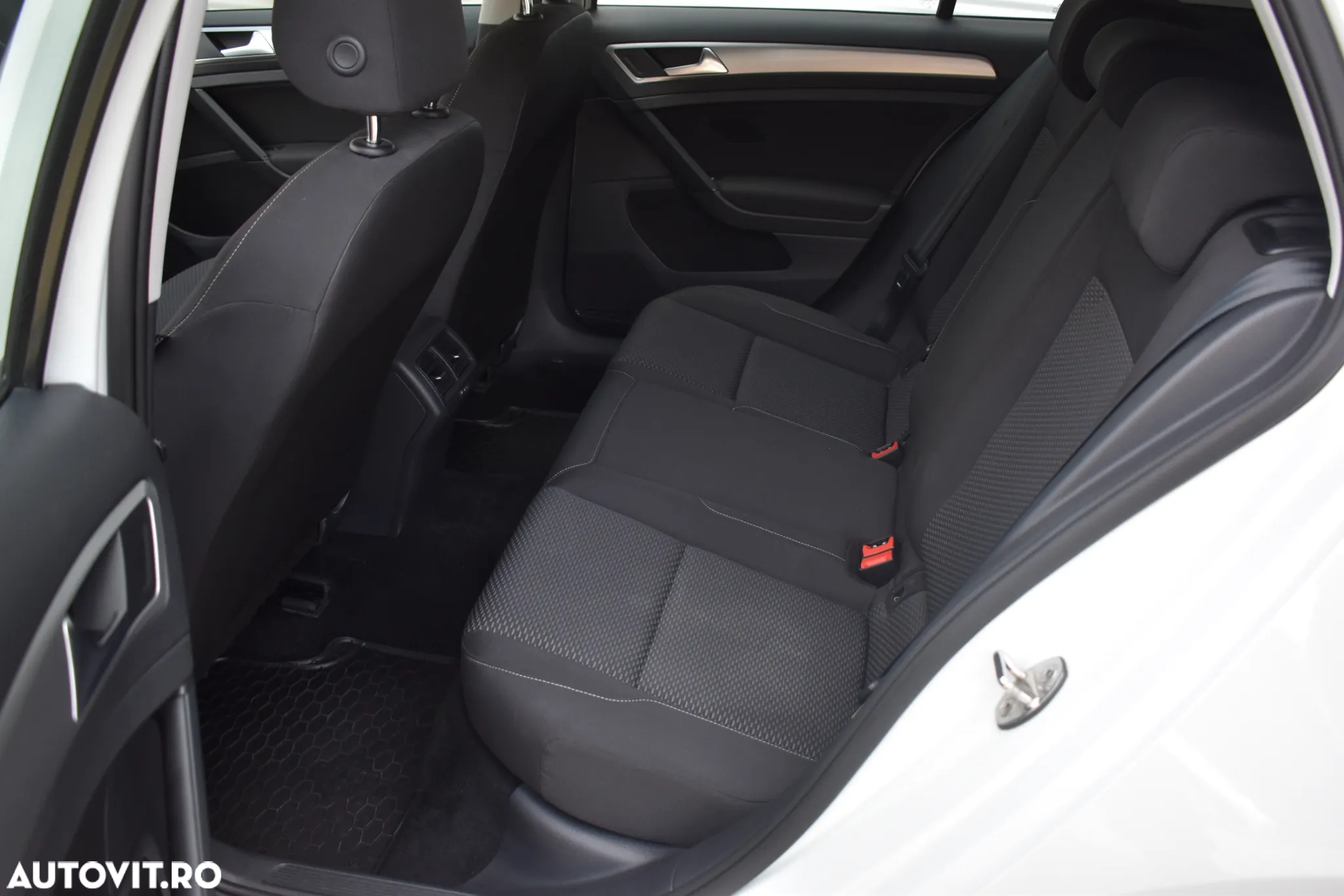 Volkswagen Golf 1.6 TDI Trendline - 6