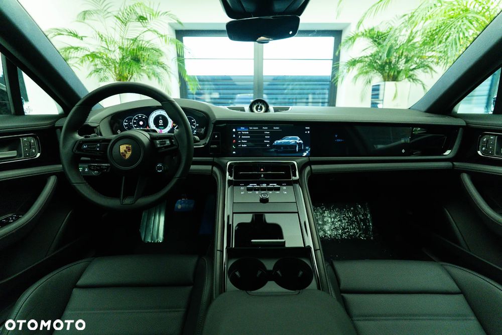 Porsche Panamera 4 E-Hybrid PHEV - 12