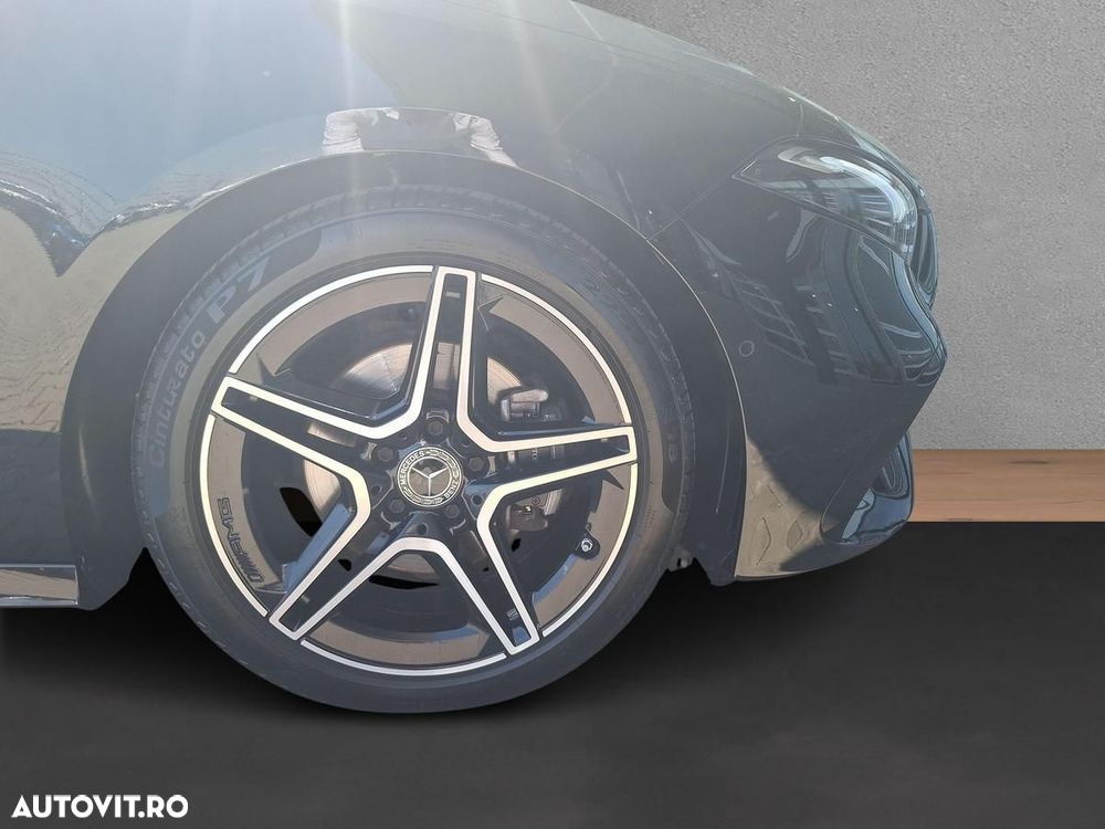 Mercedes-Benz A 200 Sedan MHEV 7G-DCT - 17