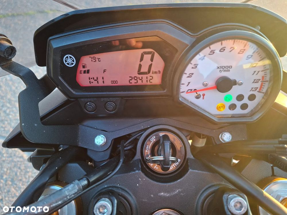 Yamaha FZ8 - 5