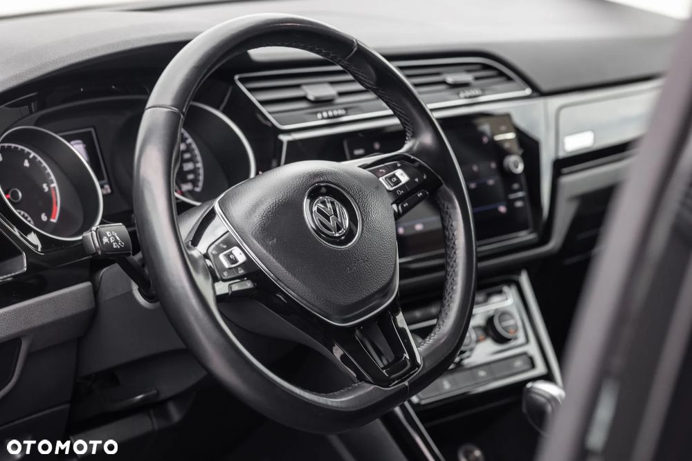 Volkswagen Touran 2.0 TDI SCR (BlueMotion Technology) DSG Highline - 13
