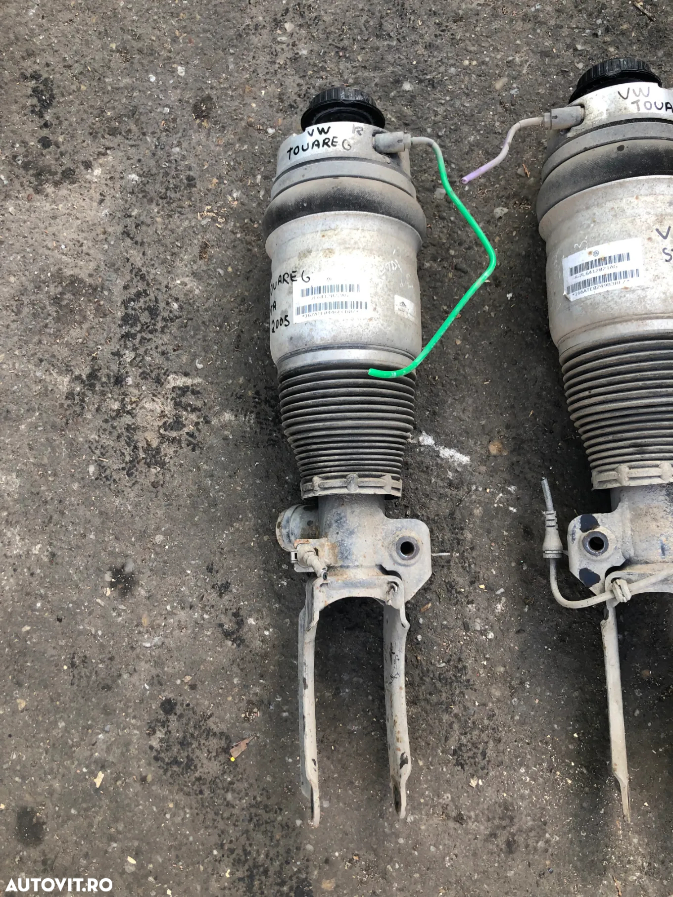 Perna aer stanga/dreapta fata VW Volkswagen Touareg 7L - 2