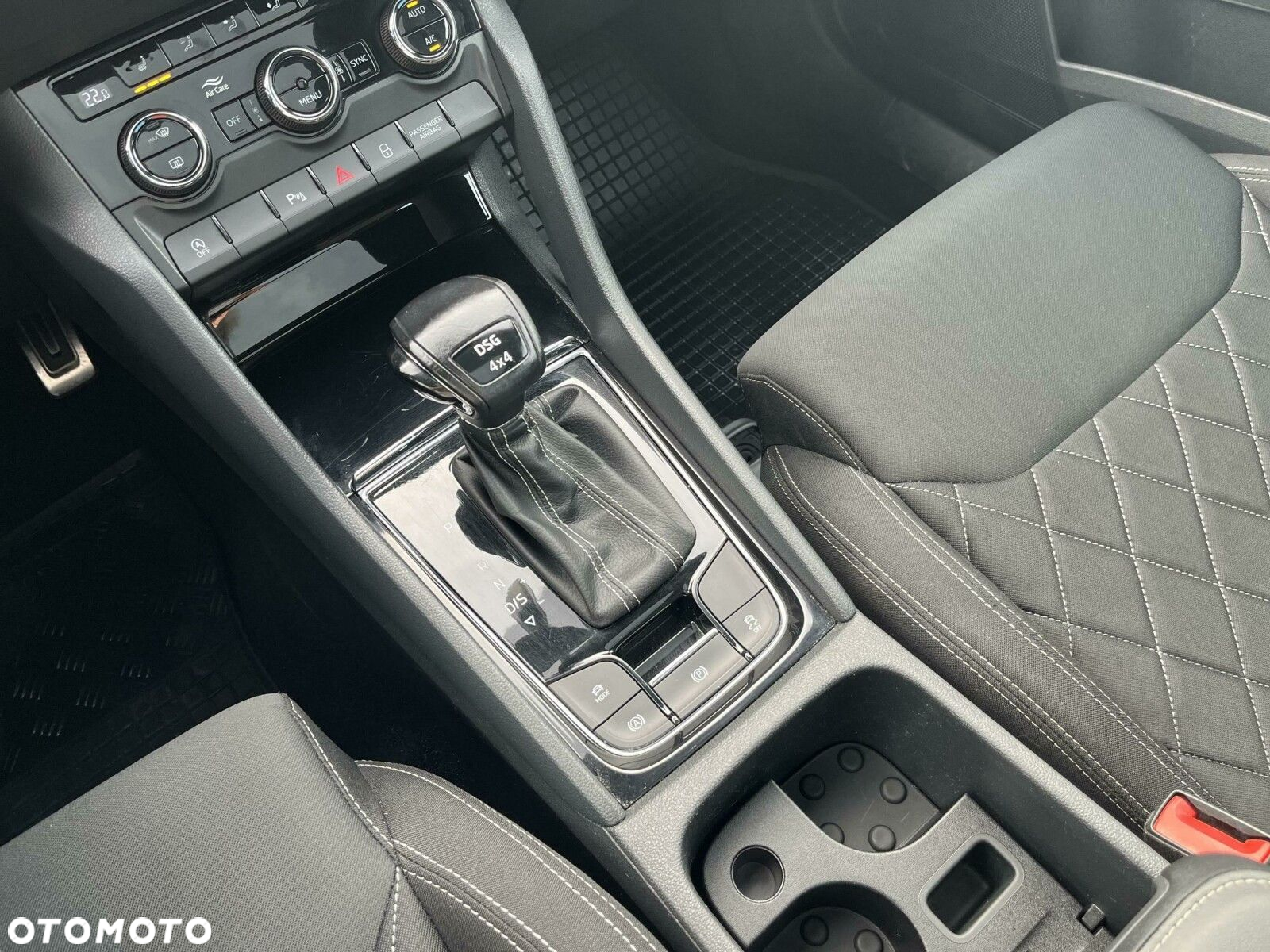 Skoda Karoq 2.0 TDI SCR 4x4 Sportline DSG - 20