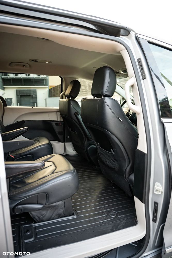 Chrysler Pacifica - 18