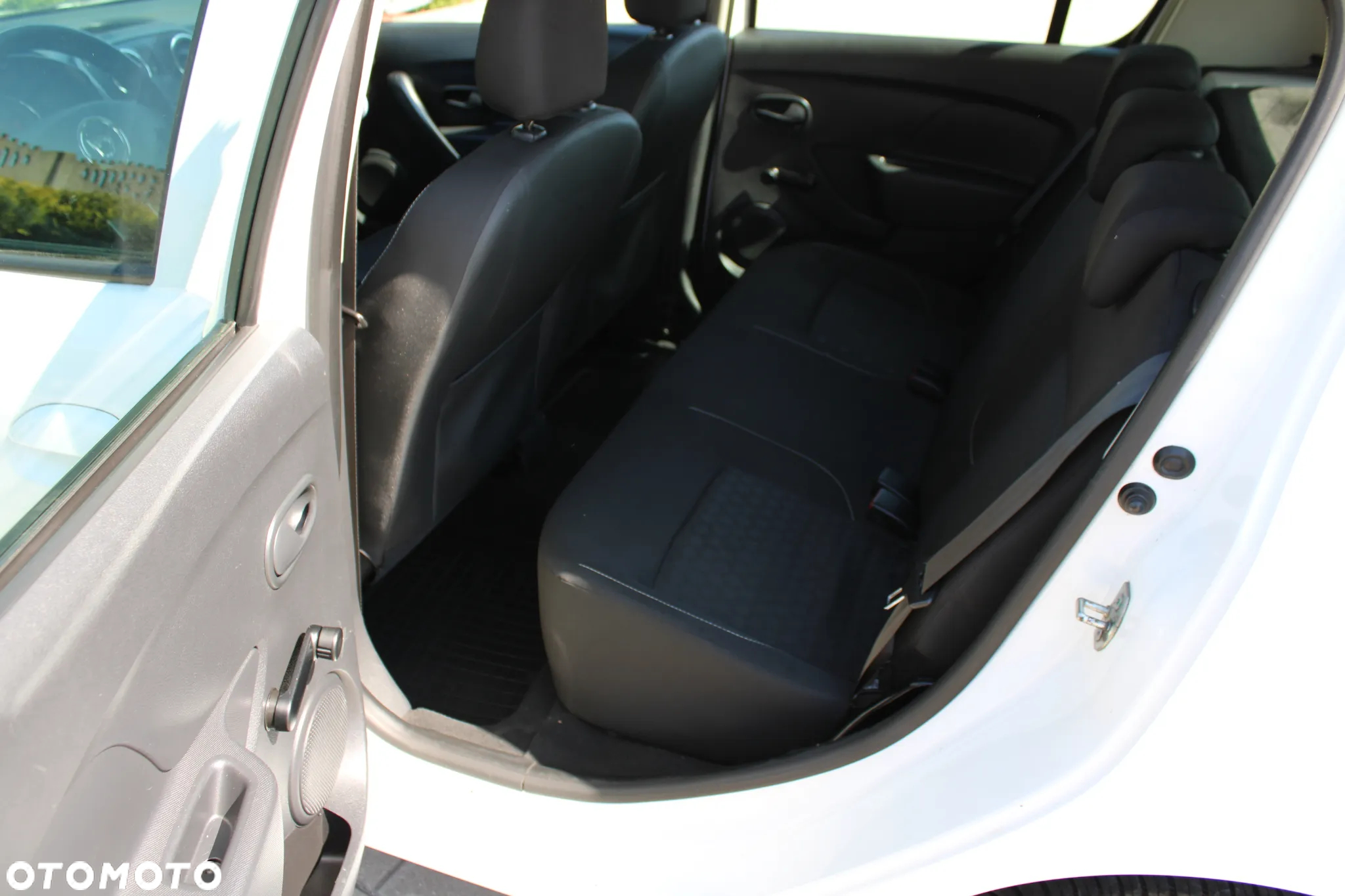 Dacia Sandero 1.2 16V 75 Ambiance - 30