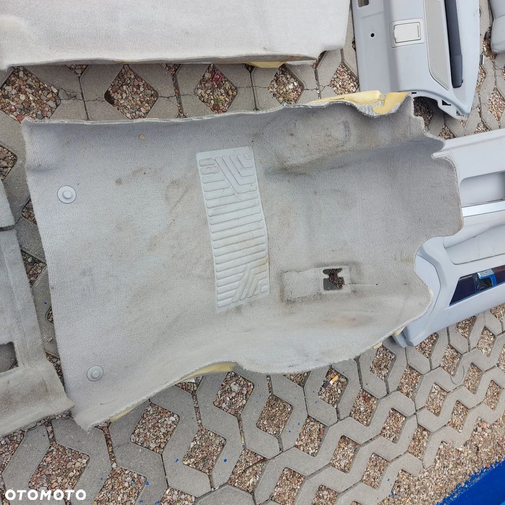 WNETRZE KOMPLETNE FOTELE KANAPA MERCEDES E W207 COUPE ORYGINAL DEMONTAZ BOCZKI DYWANY OSLONY PODLOKIETNIK - 21