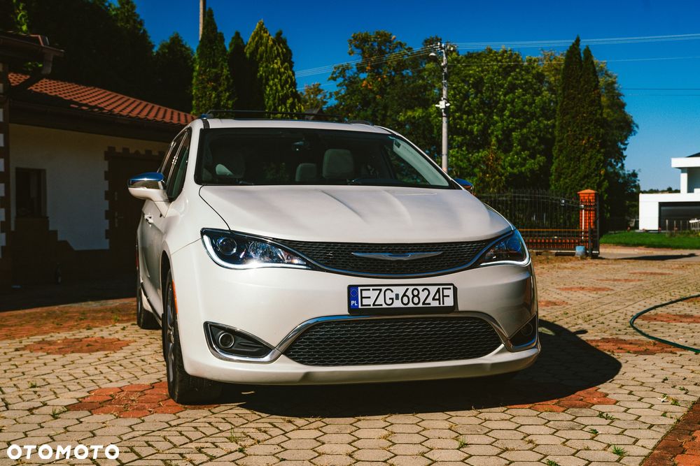 Chrysler Pacifica - 18