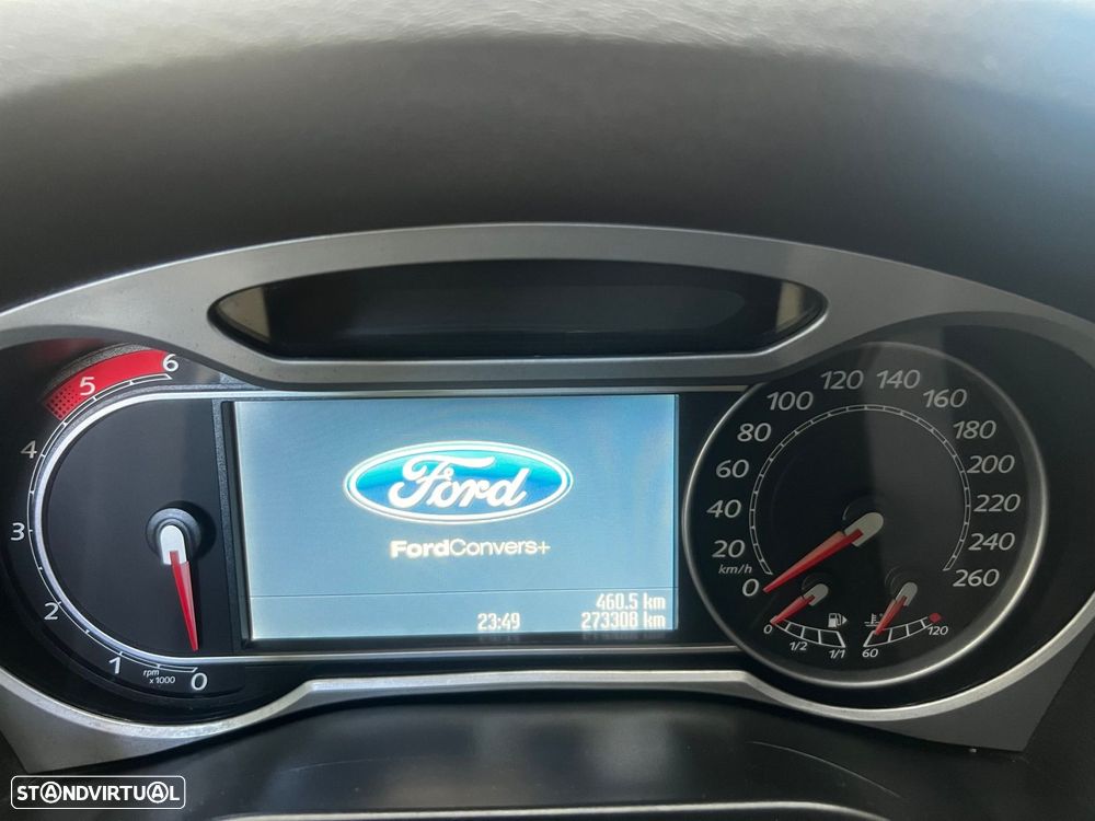 Ford S-Max 2.2 TDCi Titanium 7L - 26