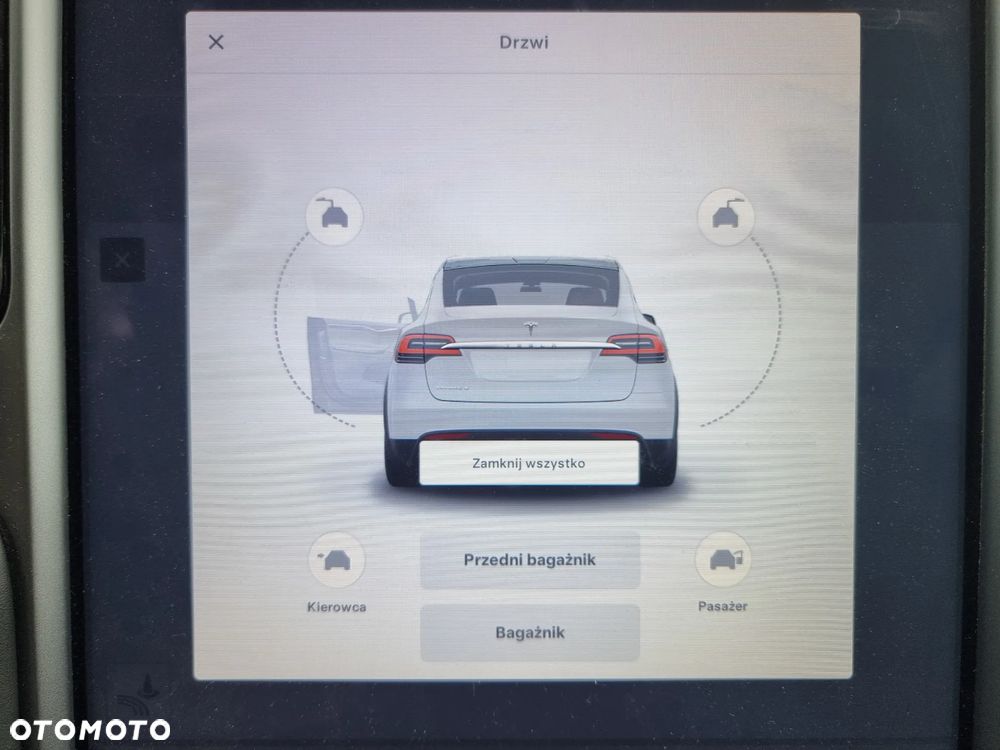 Tesla Model X - 22