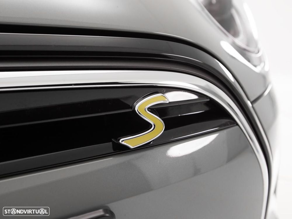 MINI 3 Portas Cooper SE Essential - 14